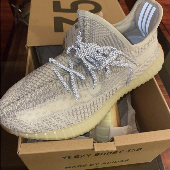 Adidas Yeezy Boost 350 V2 Yeshay size 8.5 Men